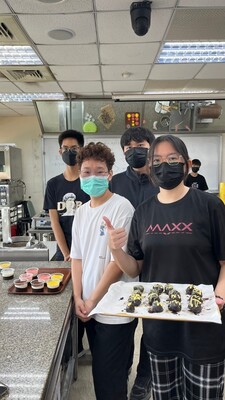 各組成品開心合照5 Happy group photo of each group 5圖片