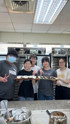 各組成品開心合照3 Happy group photo of each group 3圖片