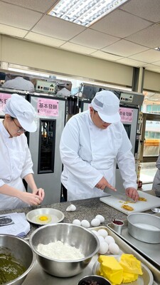 認真的同學們1 Serious students 1圖片